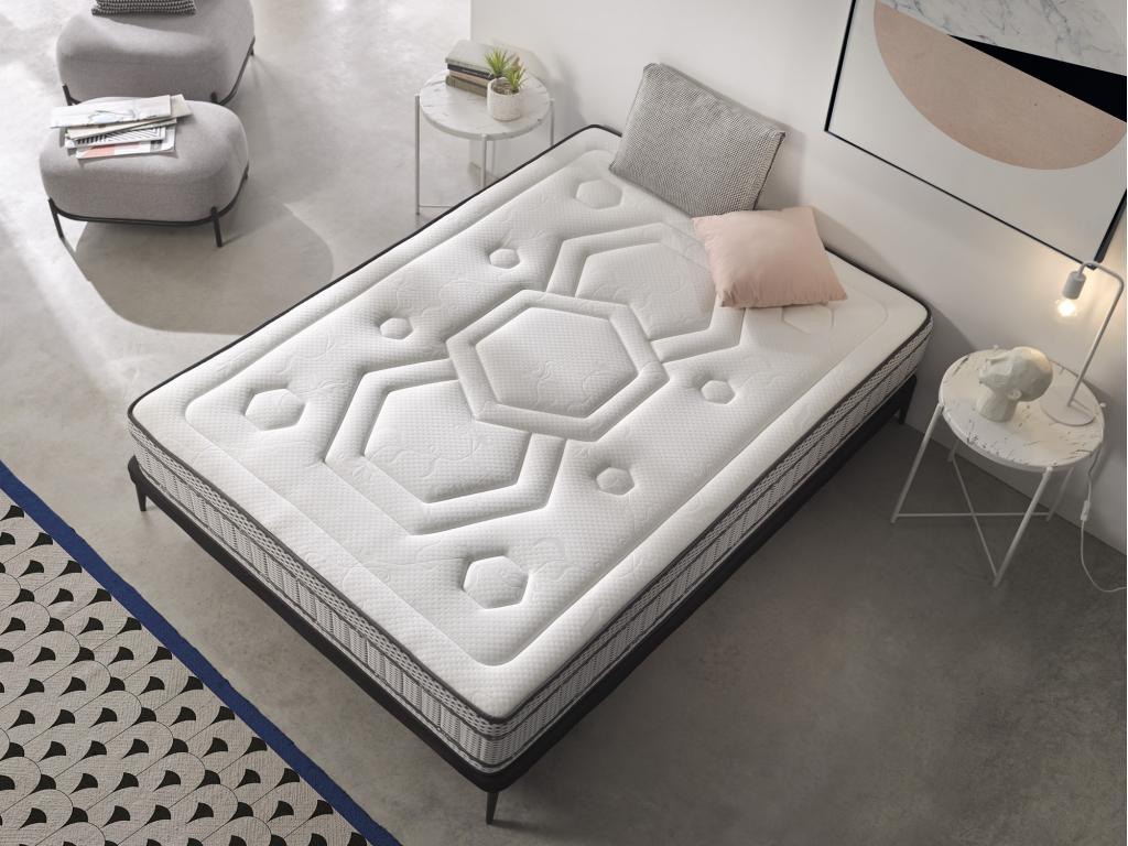 Matelas à ressorts ensachés à double mémoire double face 200x200 Hauteur 30 cm /-2. 46635PQHO